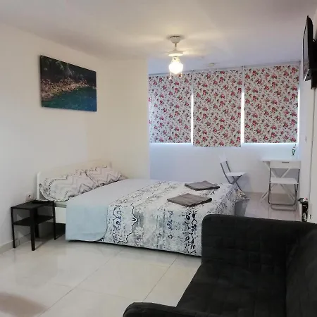 Paradise Apartment *